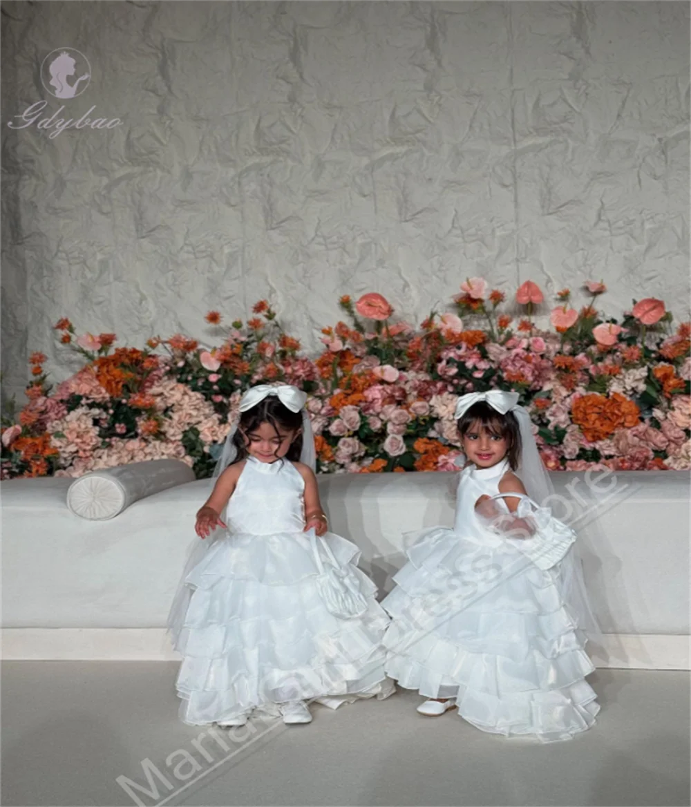 Witte mouwloze schattige meisjesverjaardagsfeestjurk geschikt voor kinderoptochten dooppen evenementen optredens fotografie