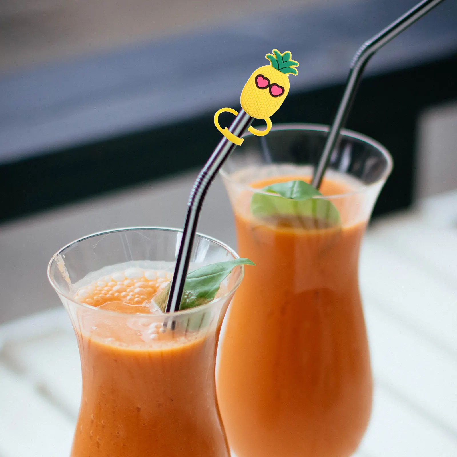 10Pcs Pineapple Straw Covers Cute Reusable Strawberry Toppers Splash Resistant PVC Straw Caps Protectors for Drinks Party Use
