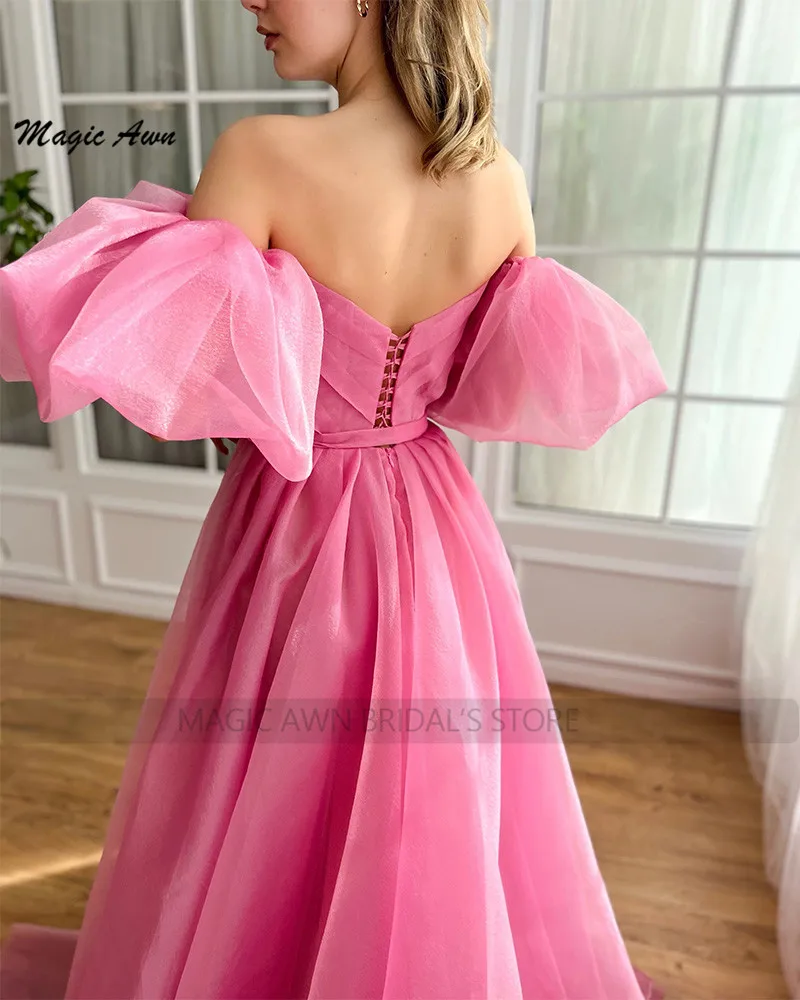 Gaun Prom baru Magic Awn 2024 sisi terpisah dari bahu gaun pesta malam Fuchsia jubah belakang Lace-Up de Soiree