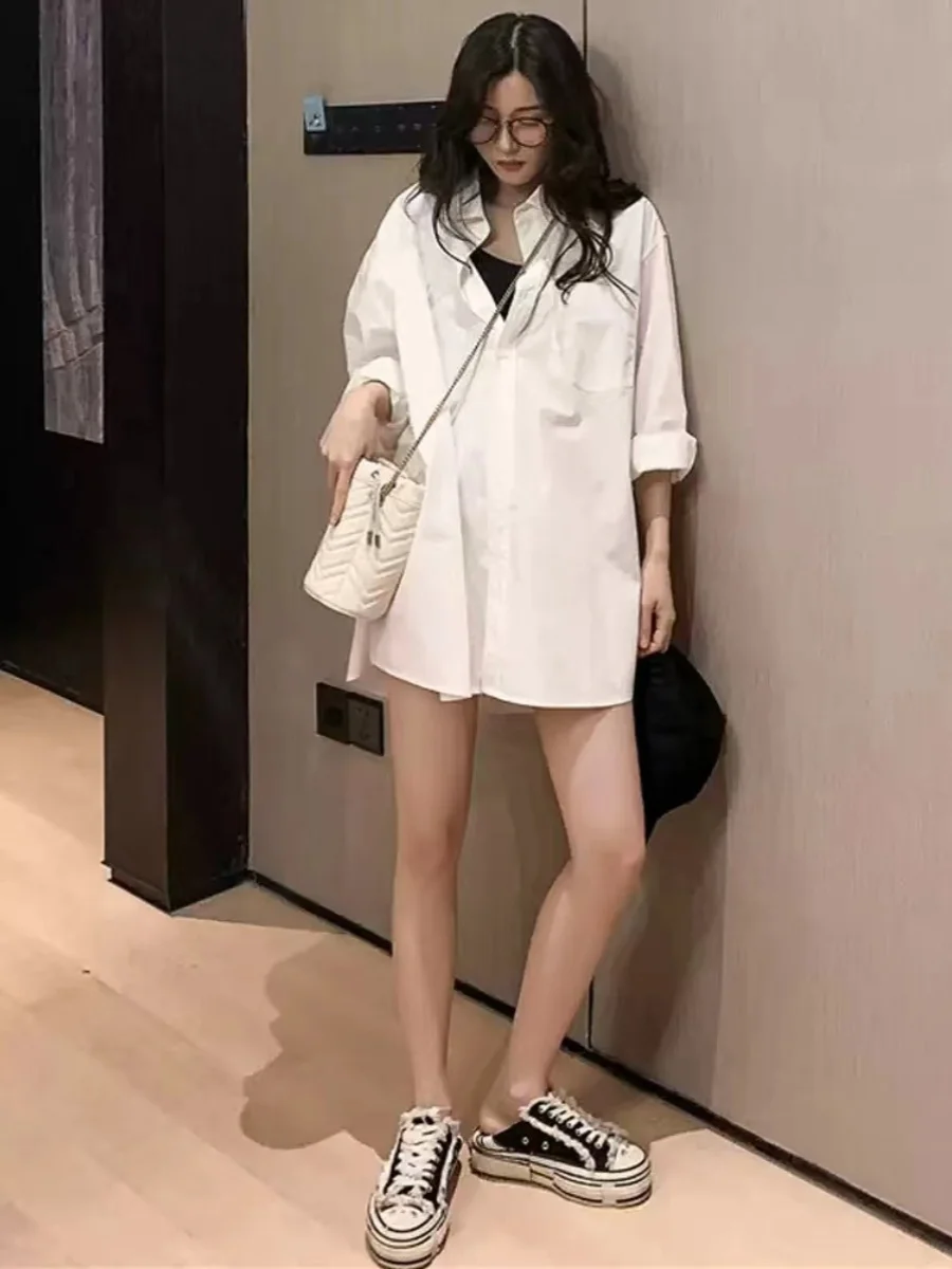 Biały damski kardigan chroniący przed słońcem, w stylu lazy sle, unikalny, z mieszanki poliestru, długi rękaw, kołnierz.