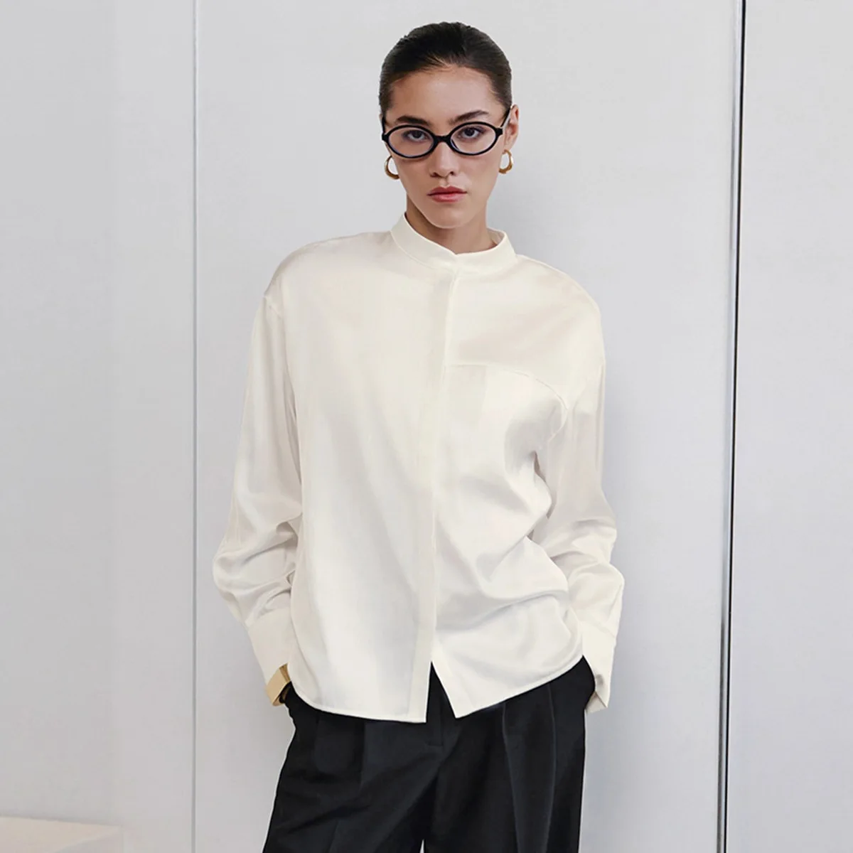 

Элегантная осенняя женская блузка с воротником-стойкой и пуговицами, женская рубашка с длинными рукавами, минималистичная универсальная повседневная рубашка для женщин