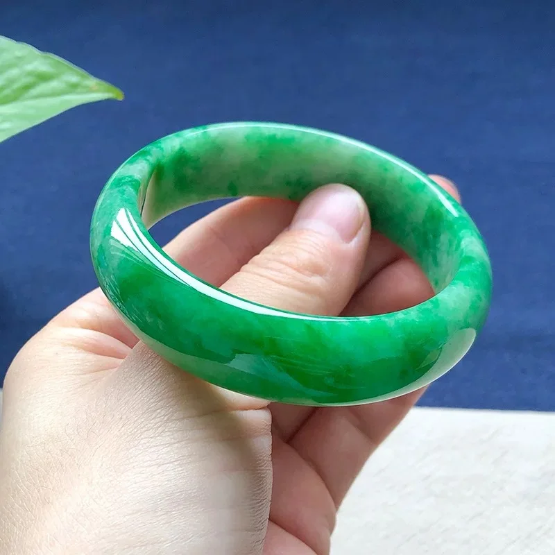 Icey jadeite with mung beans  round shap  imperial   vibrant green jade bracelet
