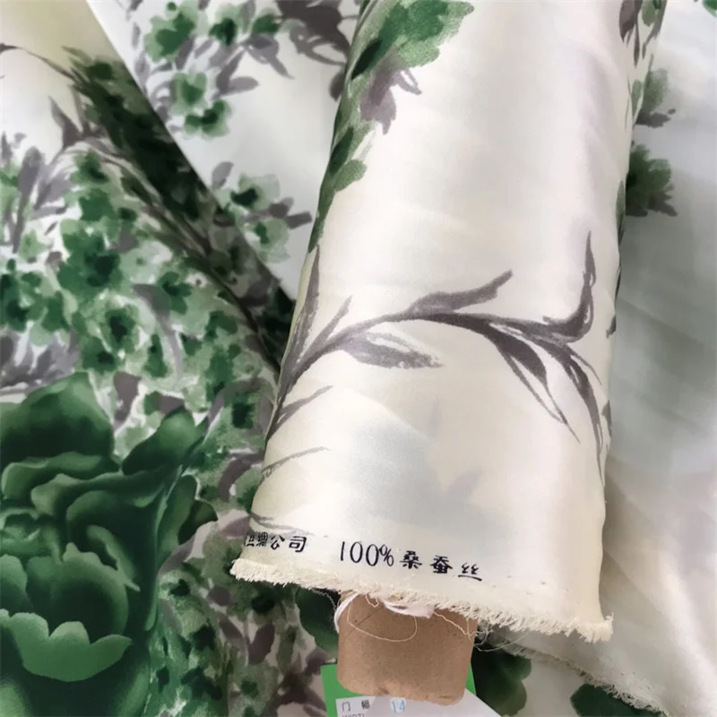 Fashion Cheongsam Fabric 100% Mulberry Silk Dress Printing Sewing Catwalk Clothing Fabric Width 114 Cm 25 Mmi Thickening Woven