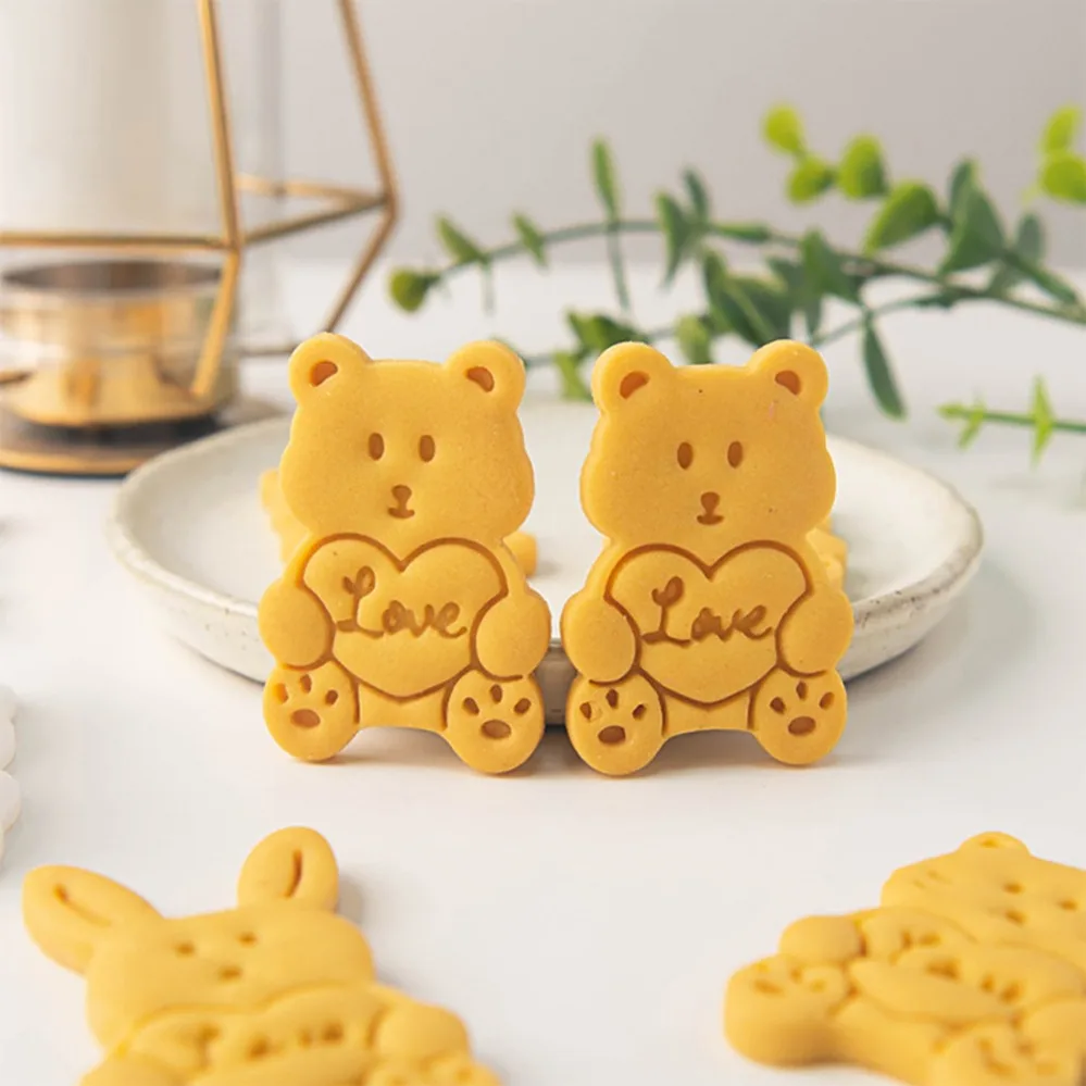 Valentine's Day Cookie Cutters Cartoon Rabbit Bear Biscuit Mold Cookie Stamp Kitchen Baking Pastry Bakeware Dessert Supplies