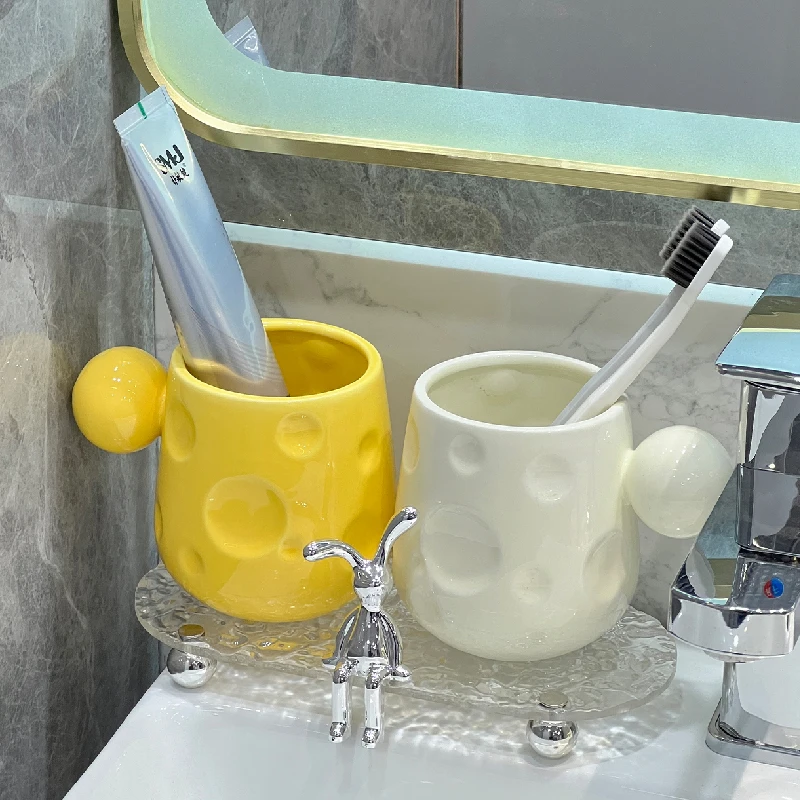 Bathroom Supplies Ceramic Mug Ceramic Cheese-shaped Toothbrush Cup Upscale Wash Cup Shelf Decoration Bathroom Accessories