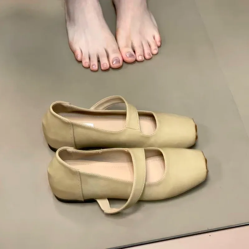 

Французские женские туфли Мэри Джейн с квадратным носком на скрытой танкетке, новинка 2026 года, летне-осенние, на плоской подошве