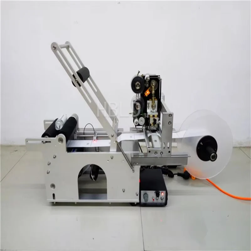 

Автоматическая двухсторонняя этикетировочная машина для пластиковых бутылок с функцией печати даты для коммерческого использования