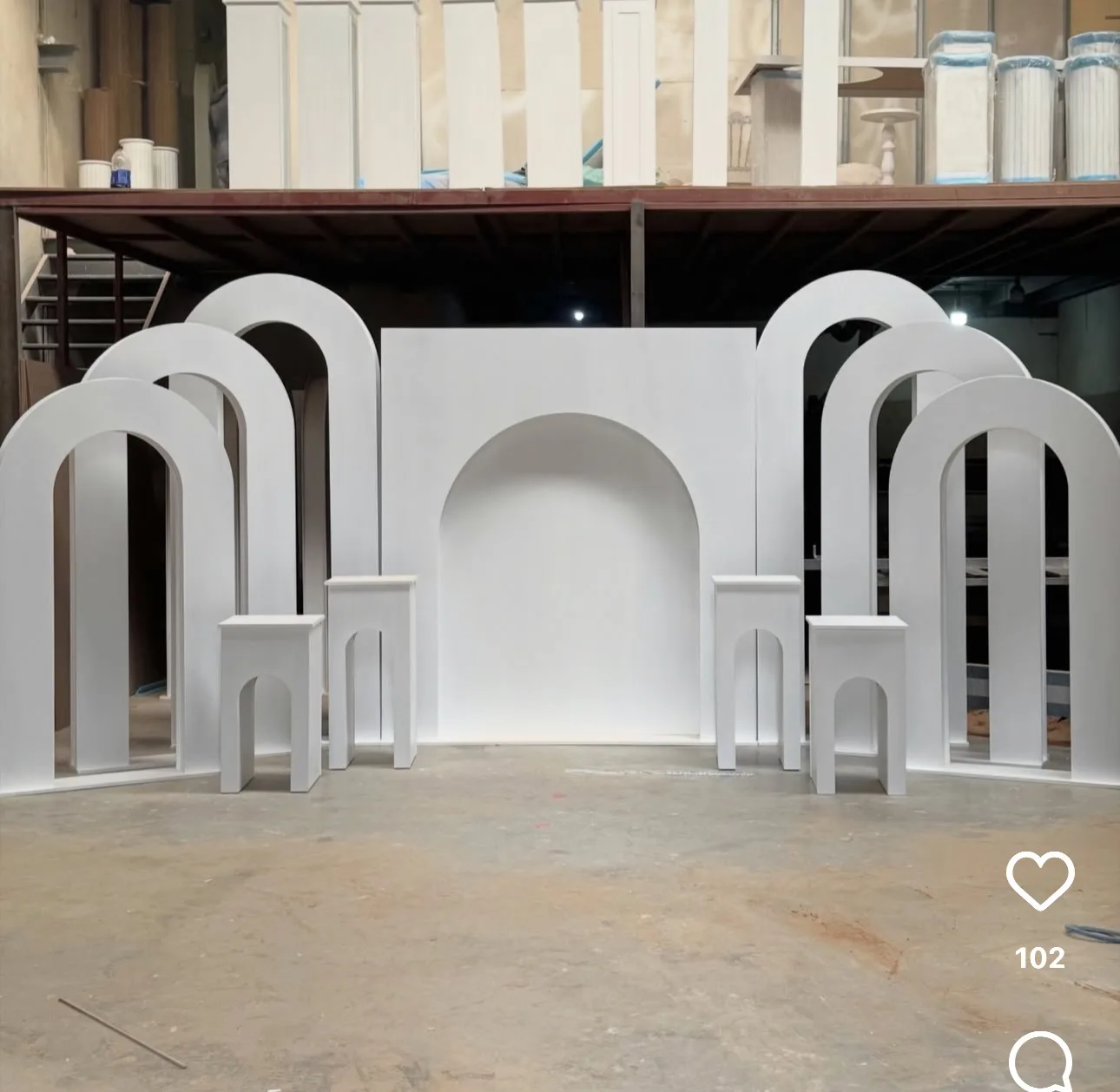 

FSDKX Hot Sale Wedding Event Stage Decoration Pvc Backdrop Arch White Curve Backdrop Stand for Party