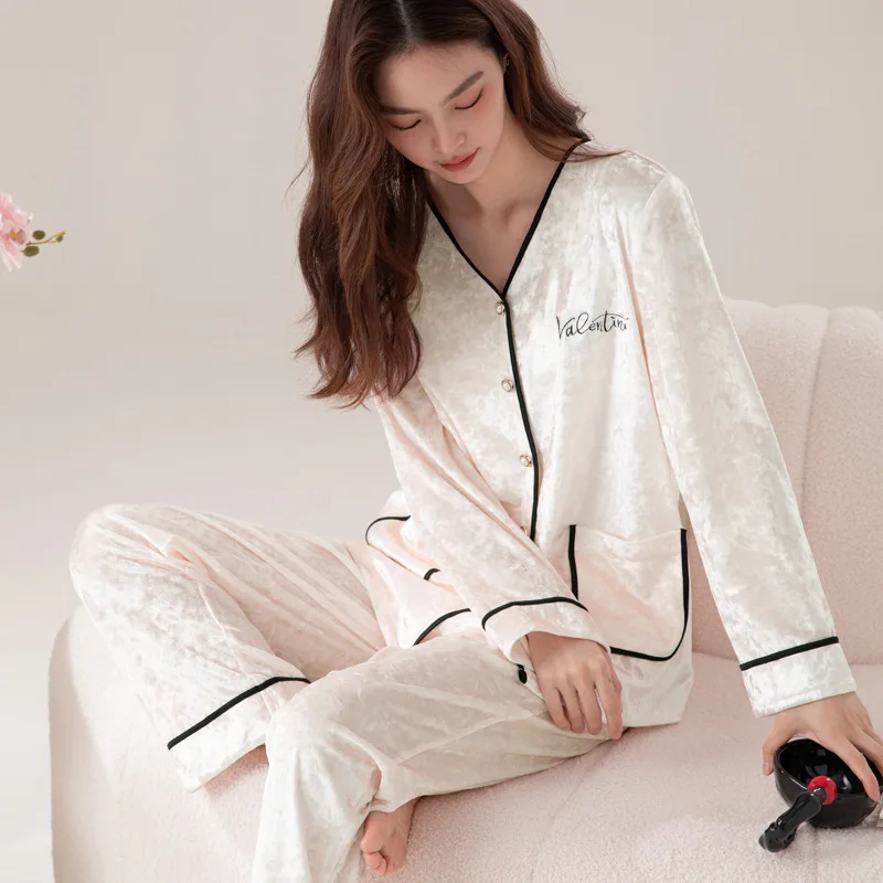 

Original Velvet Pajamas for Women's Spring and Autumn 2024 New Long Sleeve Set with Premium Gold Velvet Pajamas