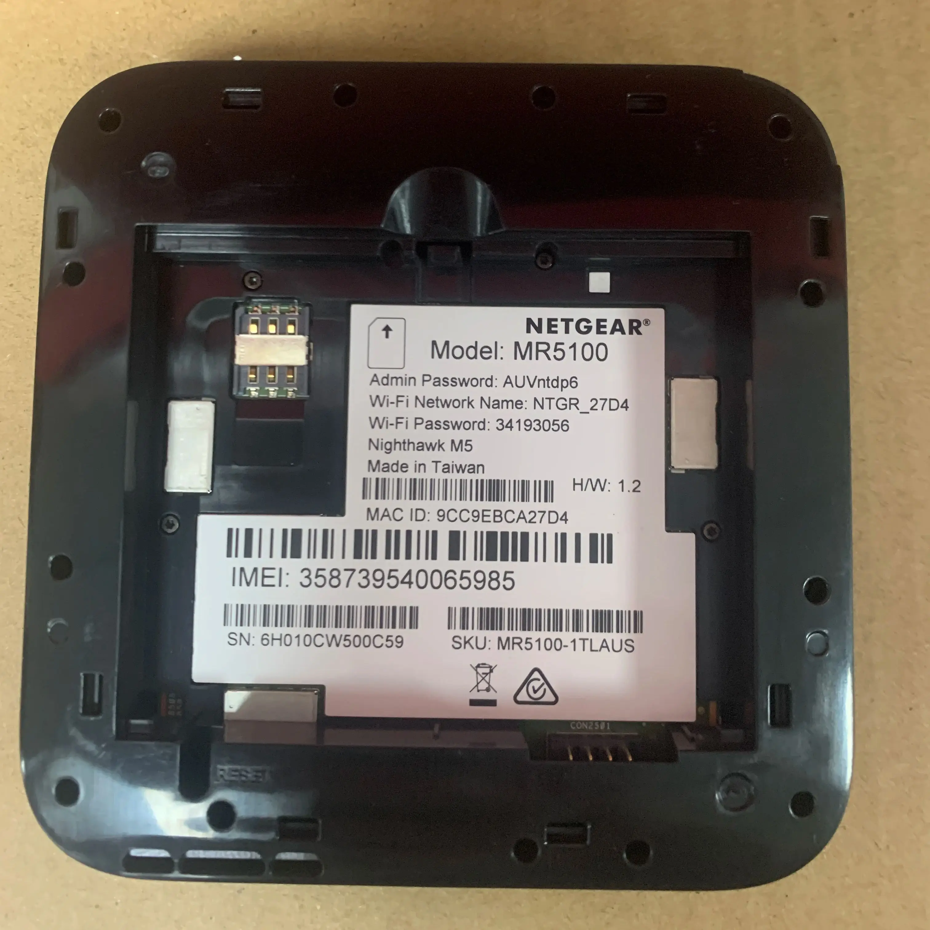 ZEARTS Netgear nighthawk M5 MR5100 ROUTER WiFi 5G BANDA MOBILE SCONTO MR5100-1TLAUS (95% nuovo)