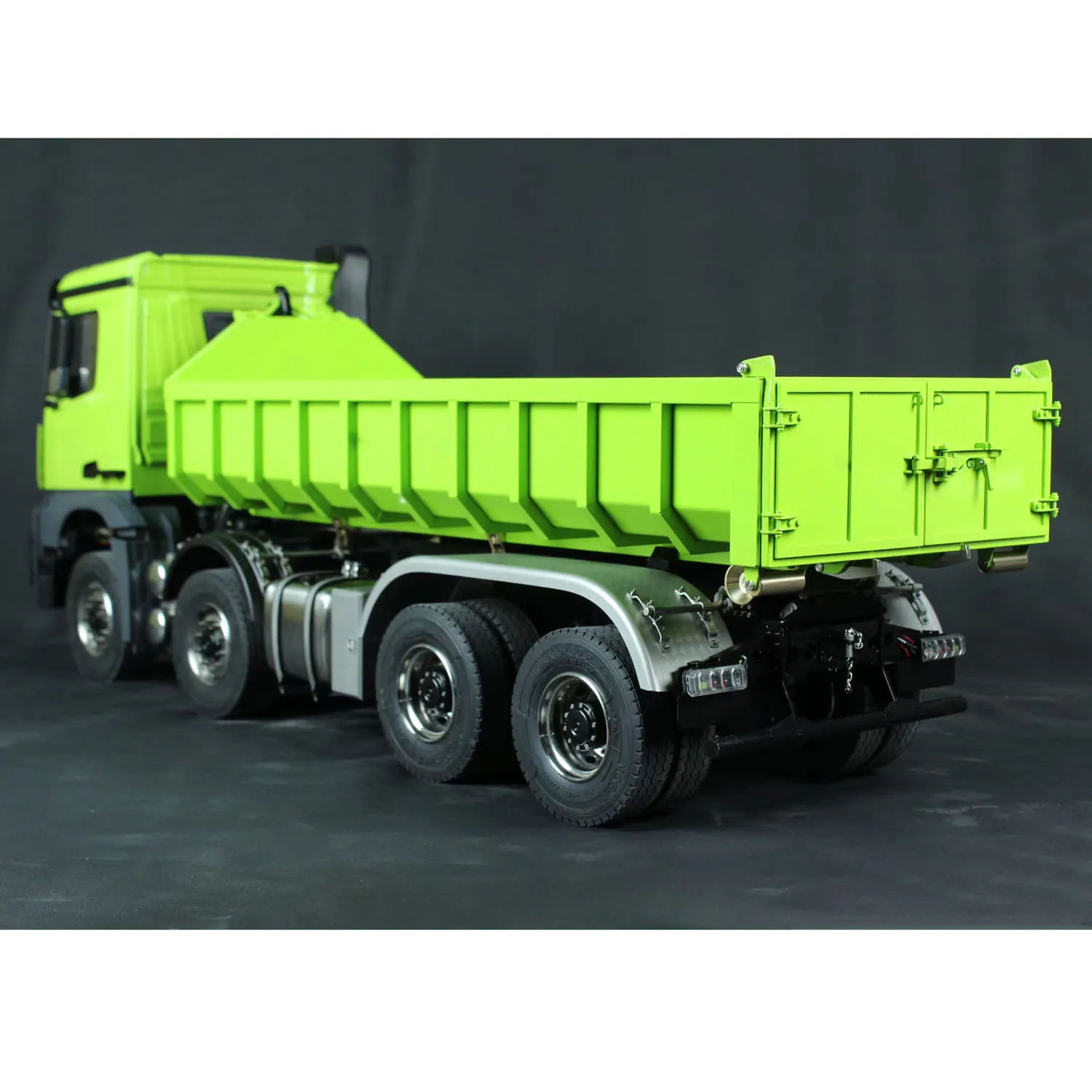 

1/14 8x8 Hydraulic Radio Control Full Dump Truck Metal RC Dumper Tipper Car Light Sound Controlled Finished Trucks Model Toys