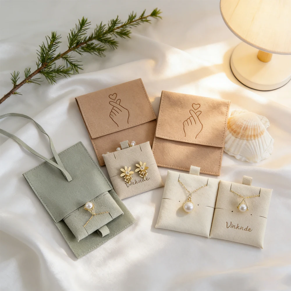 

20/50/100 шт. подарочных мешочков из микрофибры светло-зеленого цвета с индивидуальным логотипом, с клапаном и вкладышем для сережек и ожерелий