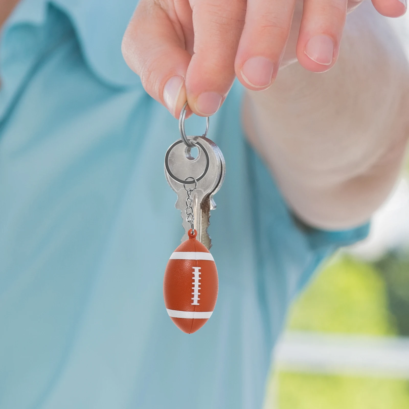

4pcs Rugby Keychain Plastic Sports Ball Buckle Soccer Gifts Boys Lightweight Key Pendant R Key Chain Pendant om Color