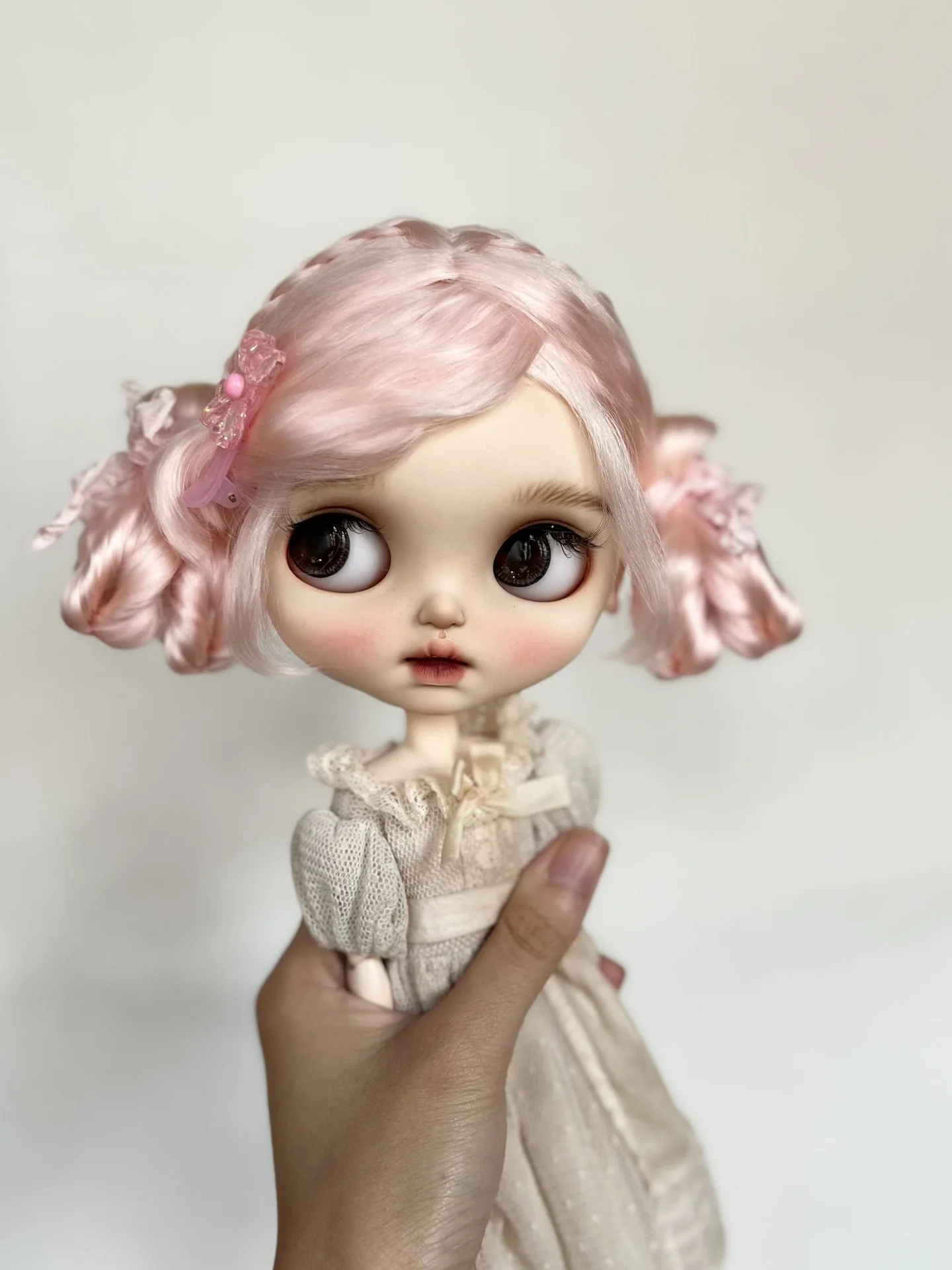 

Парики для кукол Dula для Blythe Qbaby, натуральный мохер, розовые косы, кудри, твердые швы