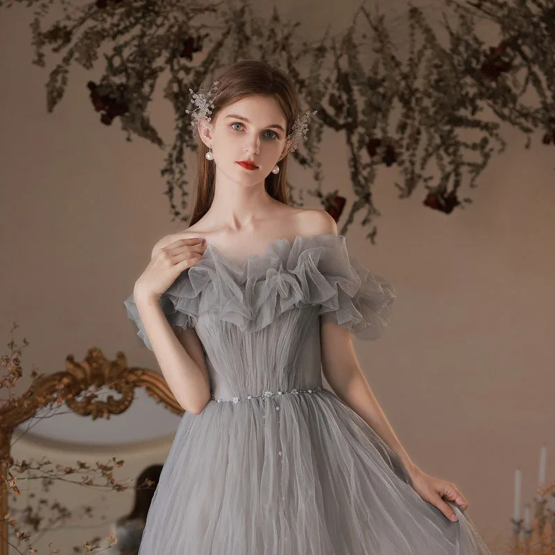 

2025 New High-end Grey Design Of The Banquet Evening Dress Exudes An Ethereal Charm For Women