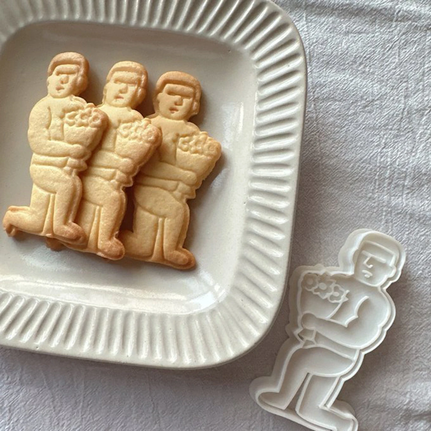 Valentine's Day Cookie Cutters Proposal Muscle Man Send Flower Biscuit Mold Abstract Dessert Flip Sugar Baking Tool