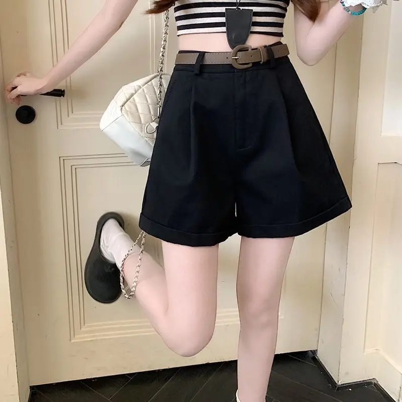 

Женские повседневные шорты с подвернутым краем, лето 2026, новинка, корейский стиль, свободные широкие брюки А-силуэта, элегантные, универсальные, модные, трендовые шорты-хотпэнты