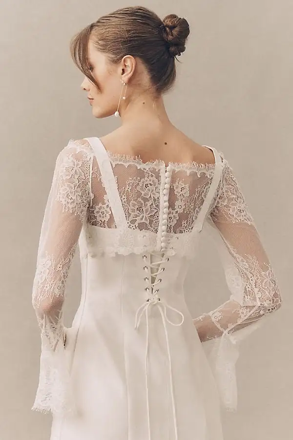 Customized 2026 Trumpet Long Sleeves Wedding Boleros White/Off White Lace Topper Bridal Jackets Boat Neck Wedding Accessories