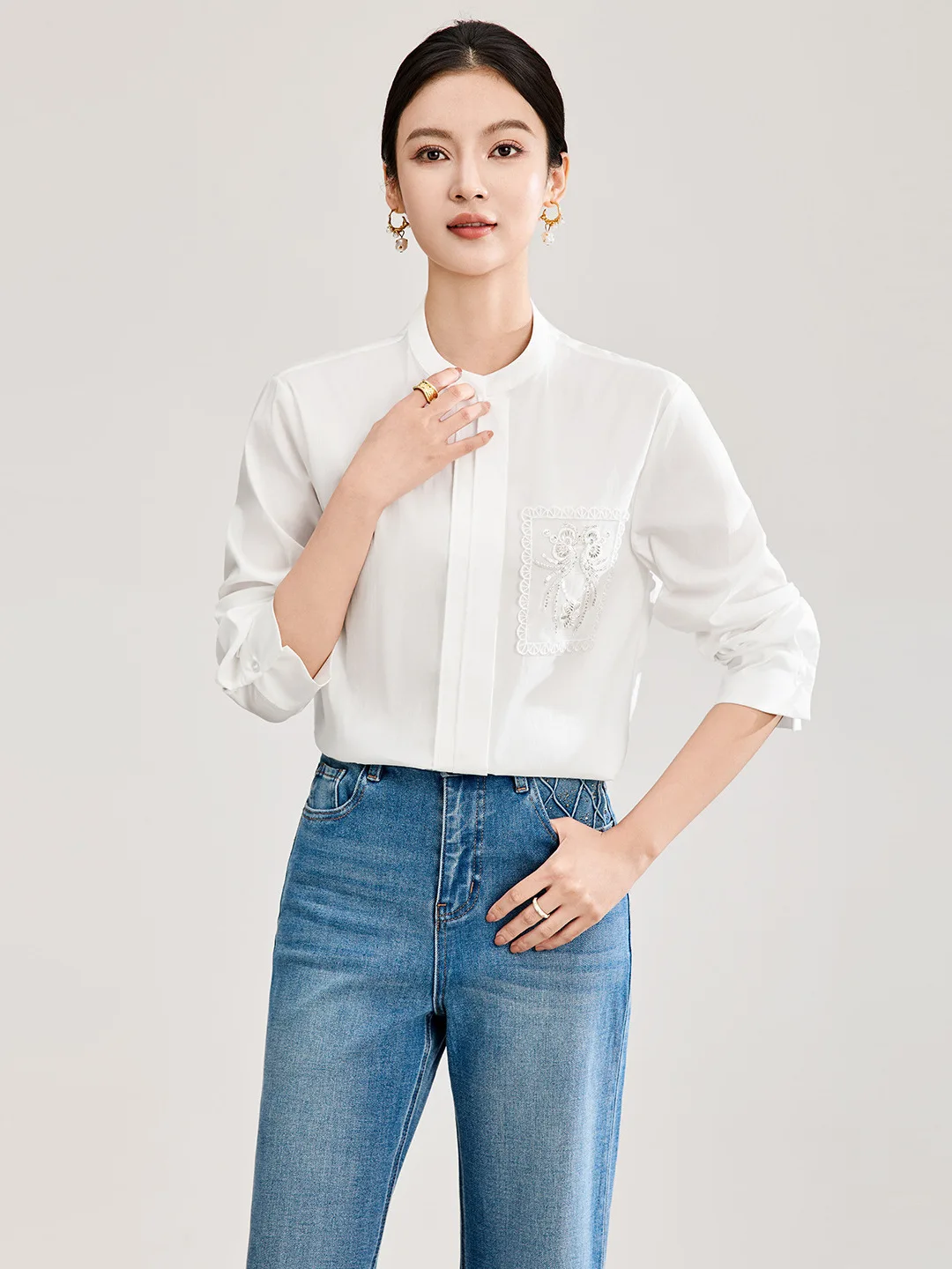 

Elegant Long Sleeve Embroidered Cotton Shirt Women's Loose Commute Shirt White Pearl Beads Decorated Simple Style Spri...