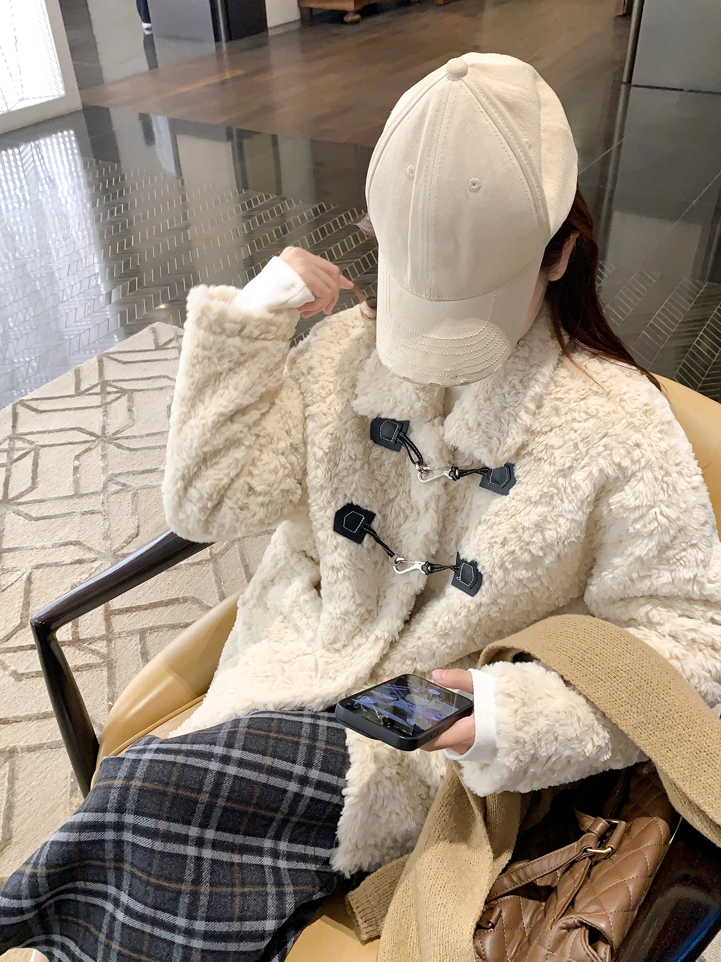 

Zeng Xiao Xian Korean Sle Lamb Fur Jaet Women's Winter Warmth Top Buttoned Thiened Long Sve Pure Color Casual Outerwear