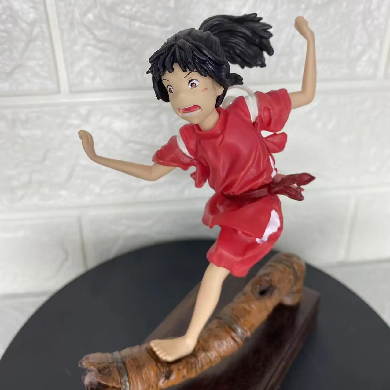 Ogino Chihiro รูปวิ่ง Ogino Chihiro ตัวเลข Action Figurine ตกแต่งโต๊ะตุ๊กตารูปปั้นคอลเลกชันของเล่นเด็กของขวัญ