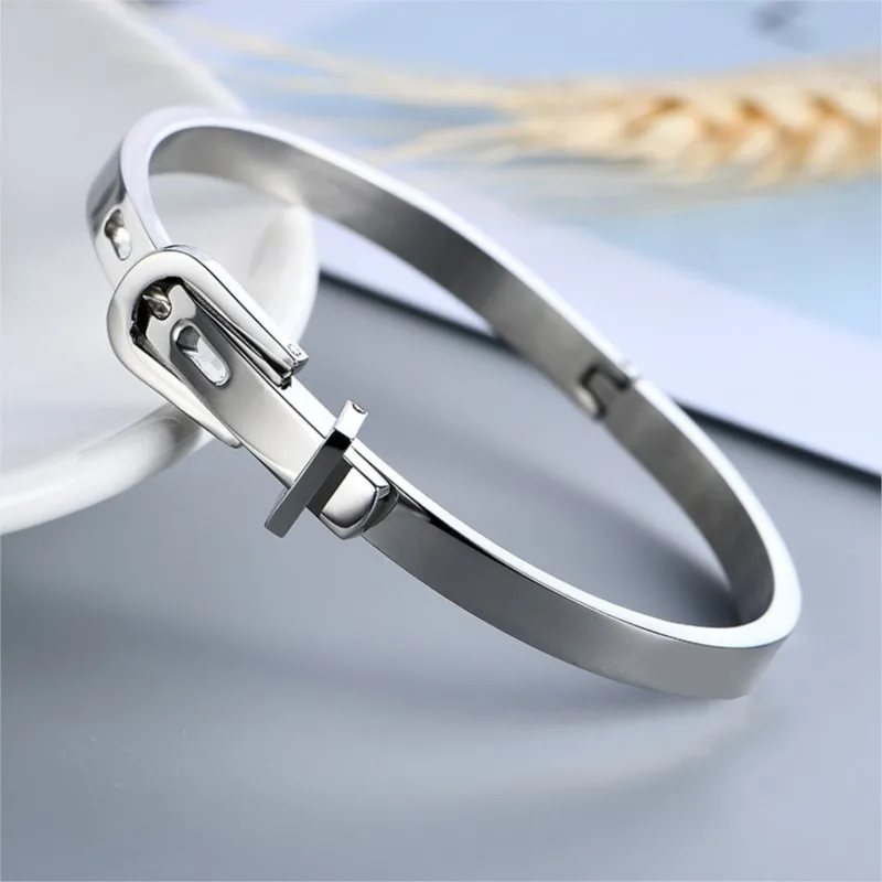 Silver Color Horseshoe Belt Buckle Bangle&Bracelet for Women Cool Creative Design Prevent Allergy Bangles Party Jewelry Gift