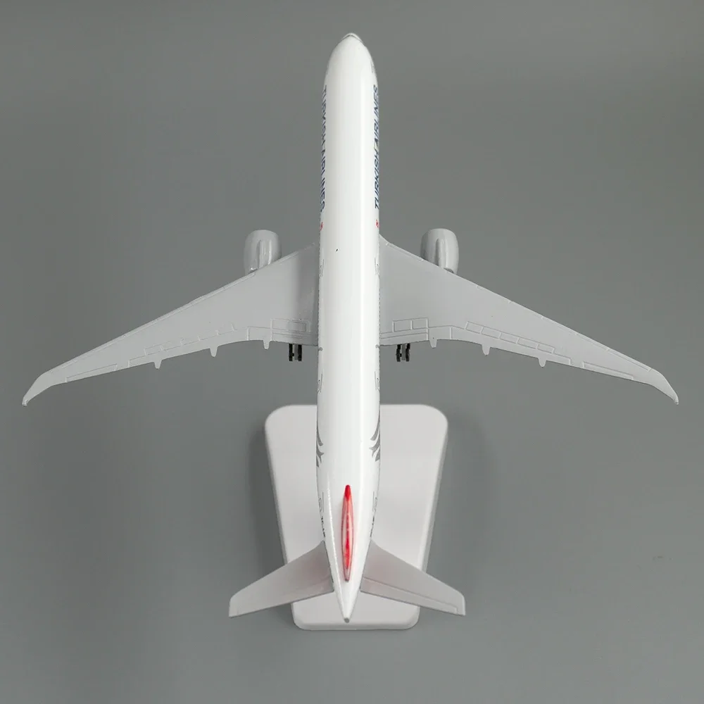 20cm Aircraft Boeing 777 Turkish Airlines Alloy Plane B777 with Wheel Model Toys Children Kids Gift for Collection Decorations