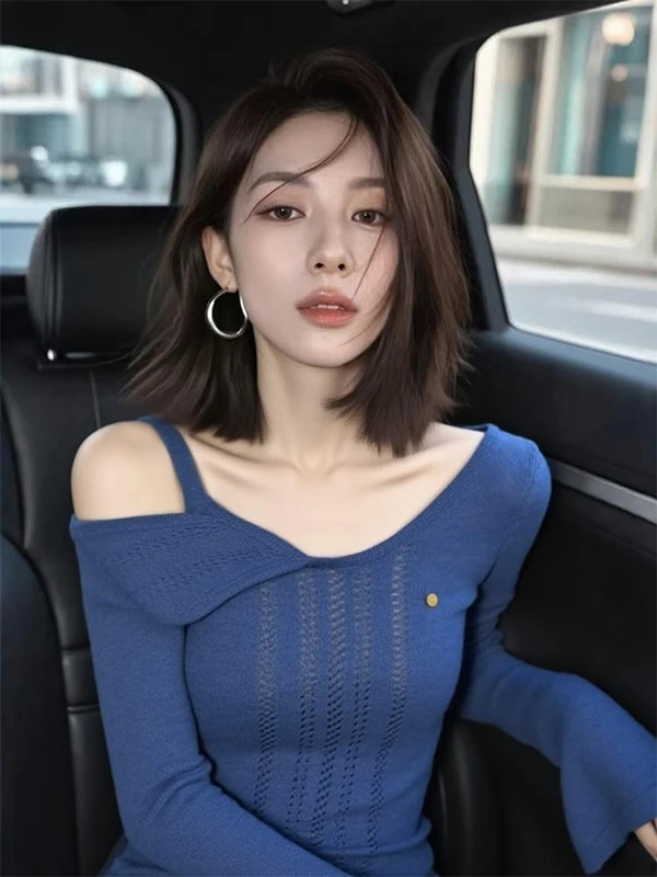 

Осенне-зимний синий топ на бретельках с диагональным вырезом, вязаный, для женщин, с дизайнерским подходом, подчеркивающий ключицы