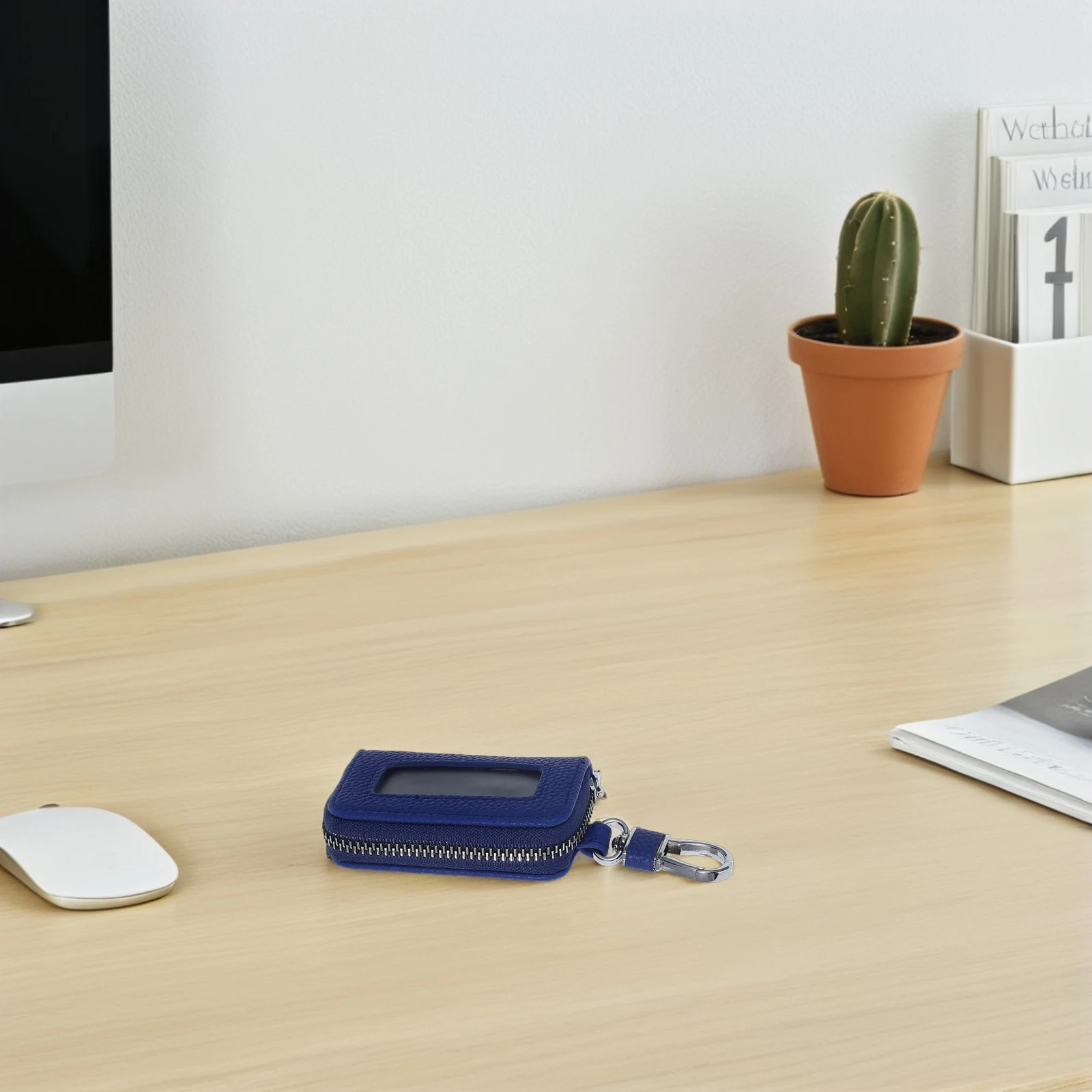 

Stylish Car Key Pouch Men Women Exquisite Vintage Design Sturdy Metal Zipper Protective Sleeve for Remote Accessories