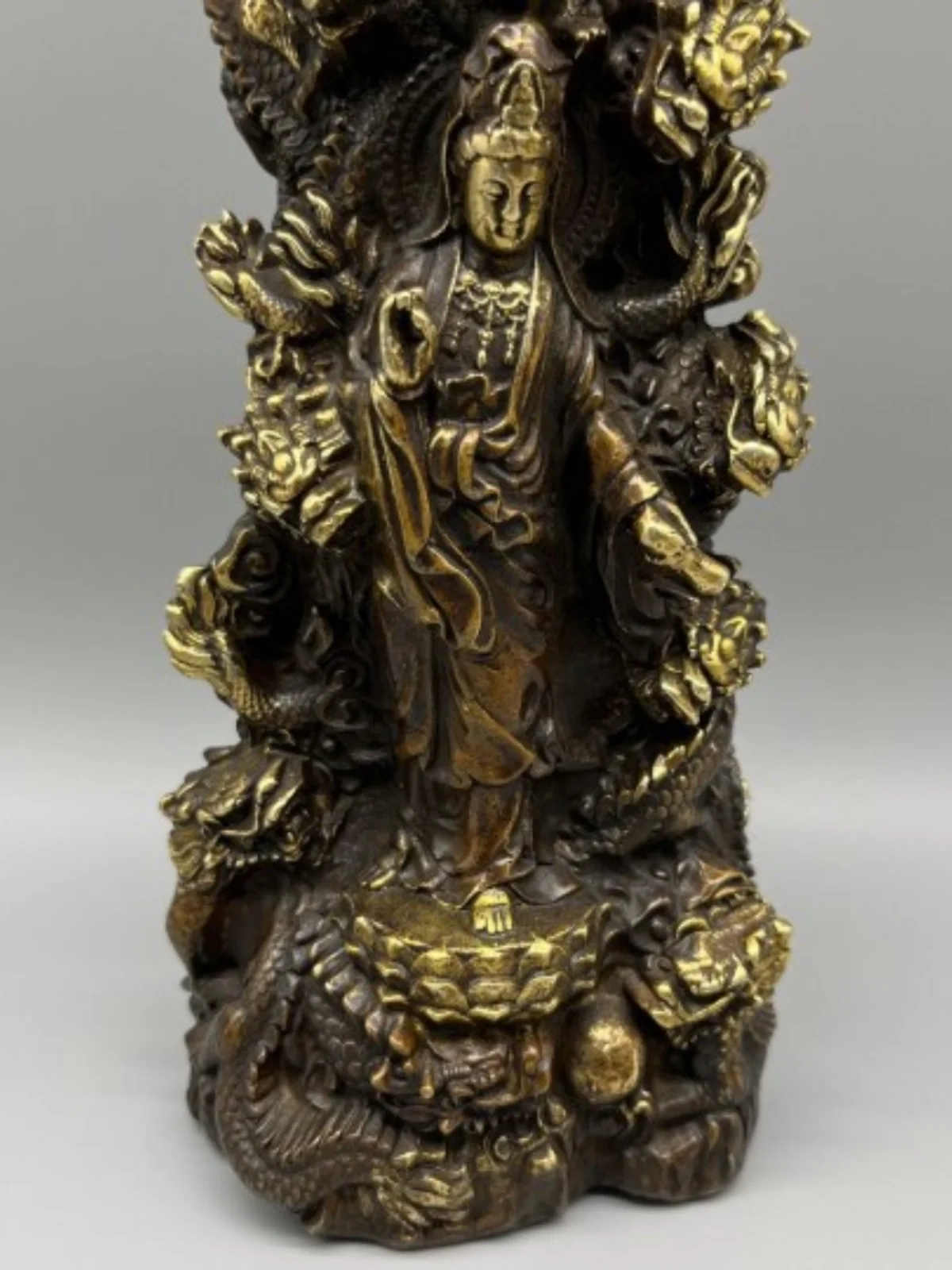 

Bronze-gilded Kowloon Guanyin Bodhisattva Buddha statue home dedicated to bodhisattva bronze statue porch antique shelf ornament