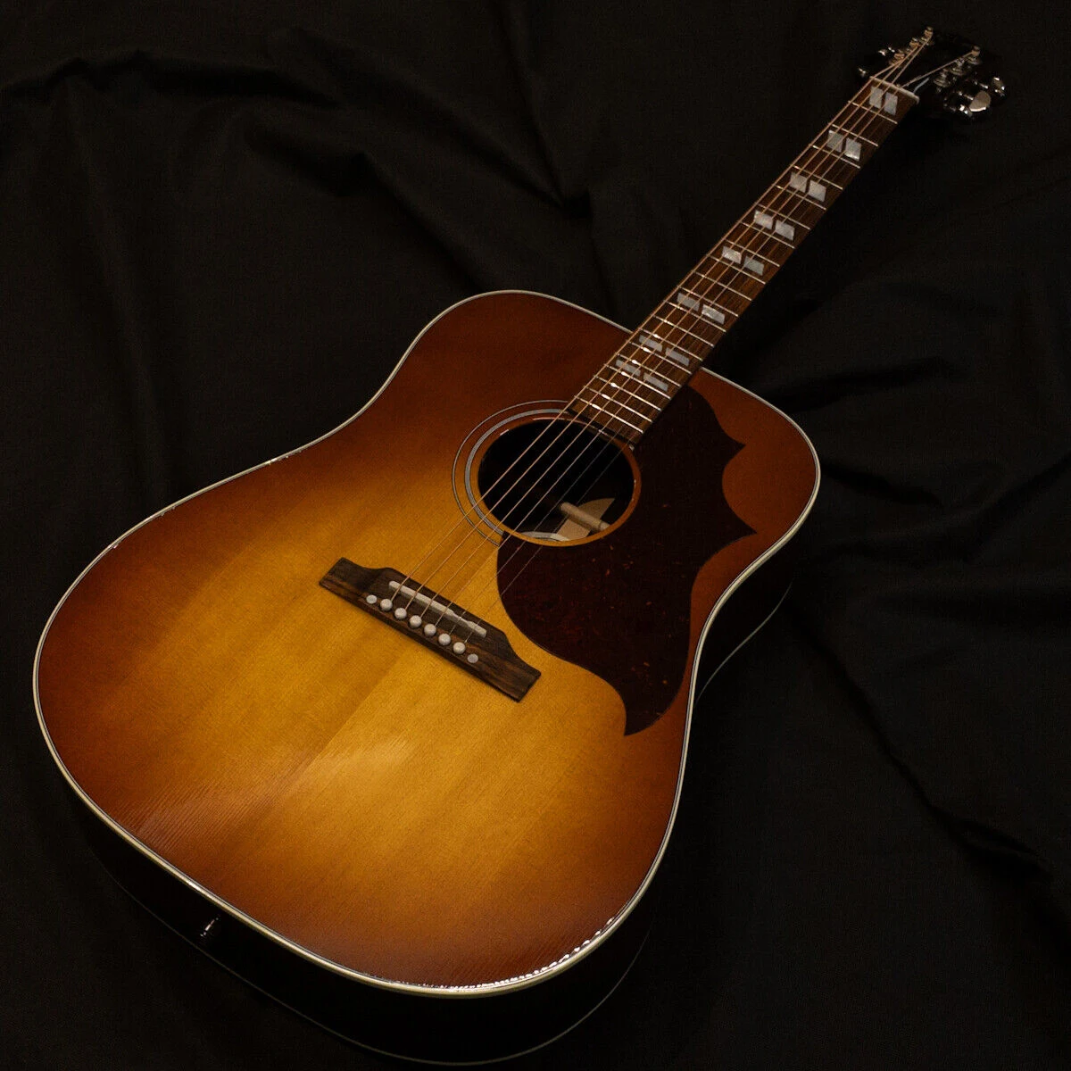 

Hummingbird Studio Rosewood Rosewood Burst Acoustic Guitar