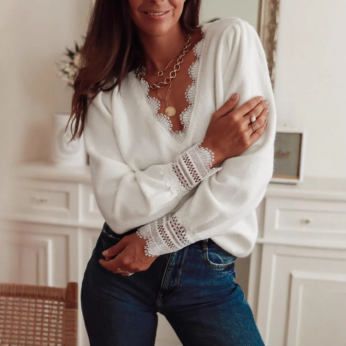 Maglieria da donna elegante a maniche lunghe in pizzo con giunture in pizzo Top autunno inverno moda stile europeo americano