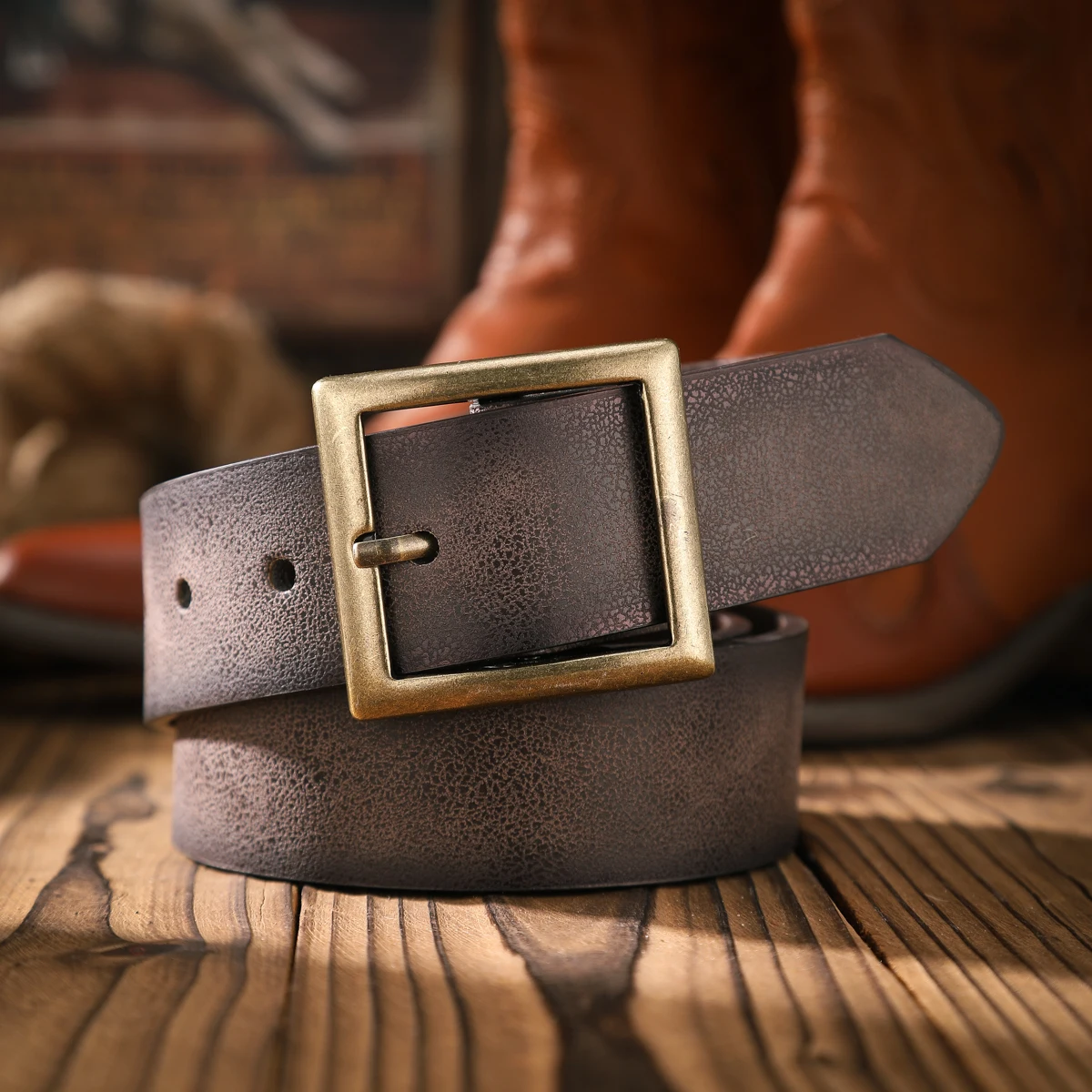 Ein lässiger und retroer Gürtel, ein Taillenaccessoire für Kleidung im Western-Stil, Metallschnalle, PU-Gürtel, geeignet für Männer und Frauen. – Detail 2