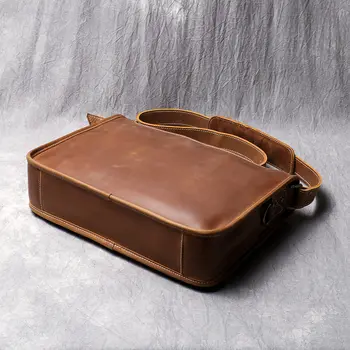 10 best sales Homme à sac à main - №10