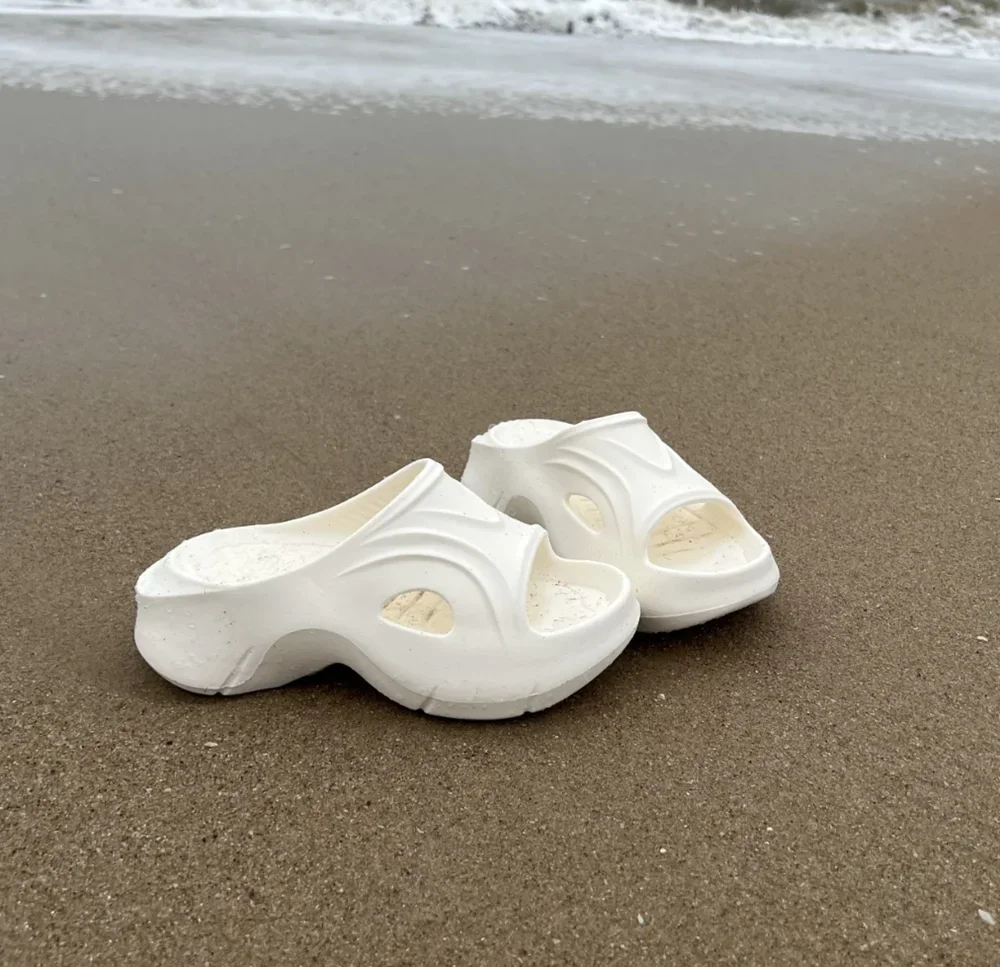 كعب سميك الانزلاق على النعال الصلبة مثير جولة تو الوافدين الجدد أزياء المرأة الصيف عارضة الأحذية