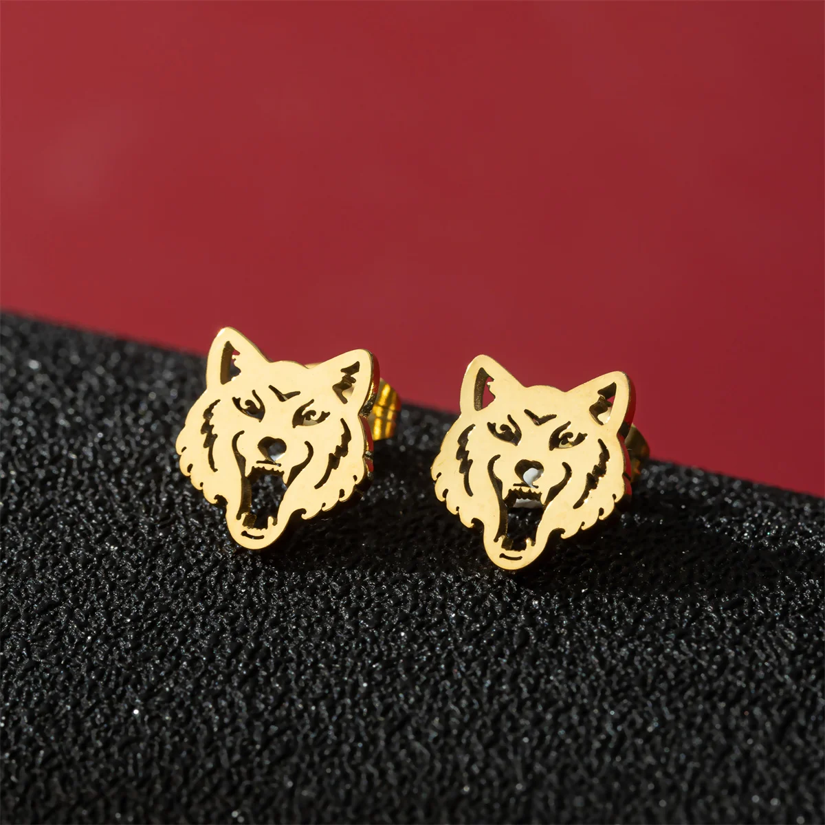 Punk Stainless Steel Vicious Wolf Head Earrings For Women Mini Animal Ear Piercing Stud Earrings Tragus Jewelry Wholesale