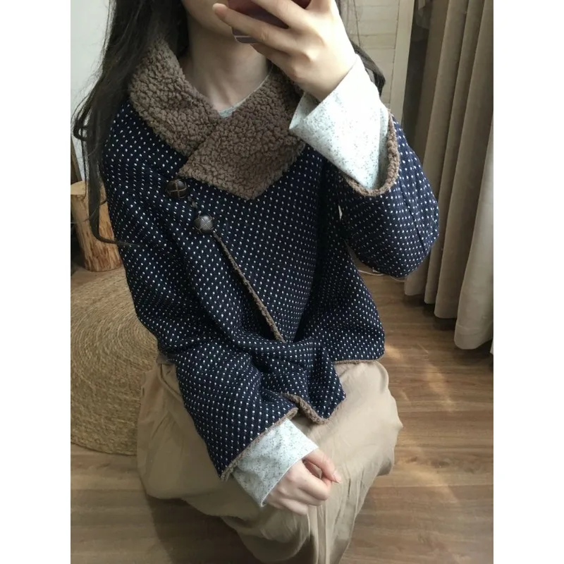 

Retro Literary Temperament Vintage Style Autumn and Winter Polka Dot Niche Design Sense Skinny Coat Coat Women