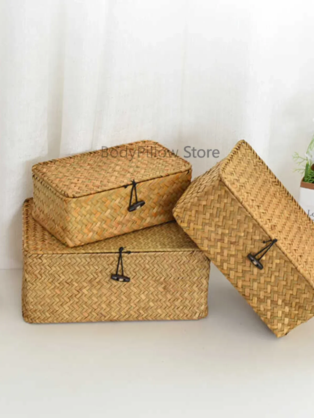 

Straw Woven Sundry Storage Box with Lid Snack Toy Basket Makeup Organizer Gift