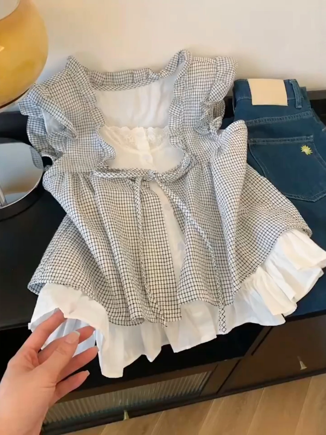 

Korean Style Sweet Plaid Shirt Women Summer Loose Sleeveless Doll Top Vest Upper Body Wooden Ear Lace Design Commute Wind