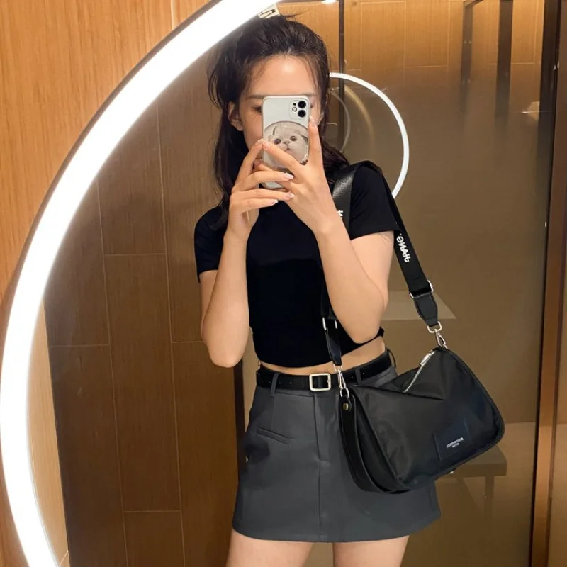 

Fashionable Messenger Bag for Women Made from Soft Leather Luxury Brand Exclusive Famous Designer Crafted