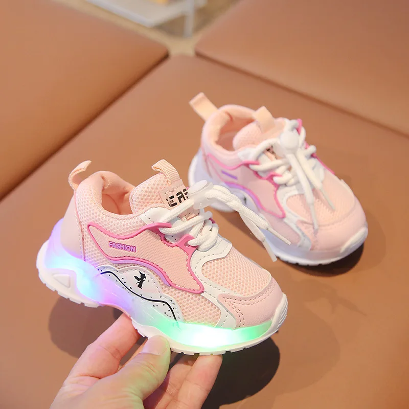 Kids Sneakers Spring New Luminous Fashion Breathable Boys Girls Mesh Casual Shoes Children Led Light Up Non-slip Sports Shoes