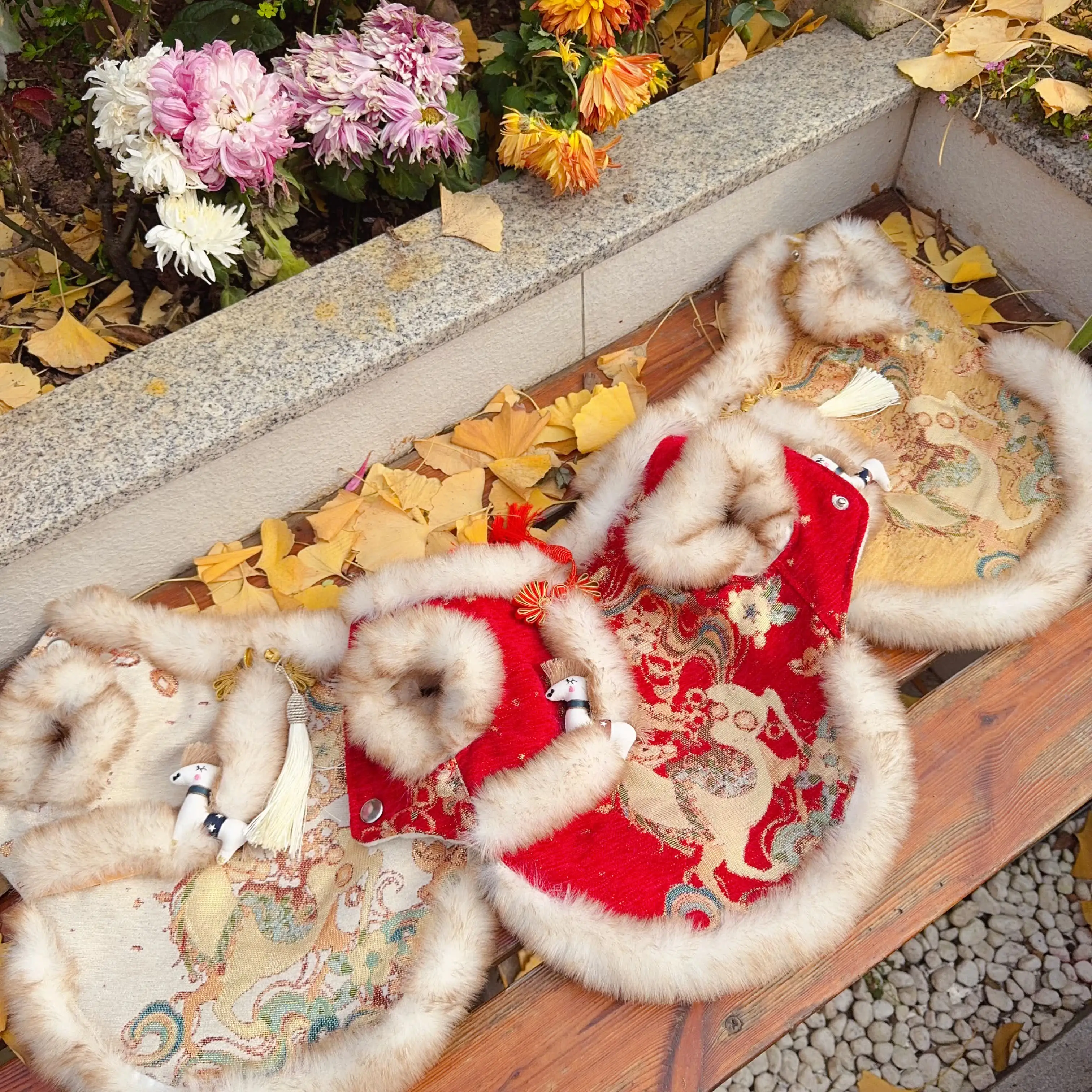 vestito-di-peluche-rosso-per-animali-domestici-abito-da-principessa-di-lusso-fatto-a-mano-in-stile-cinese-abbigliamento-invernale-caldo-per-cani-di-piccola-e-media-taglia-outfit-per-feste-per-chihuahua