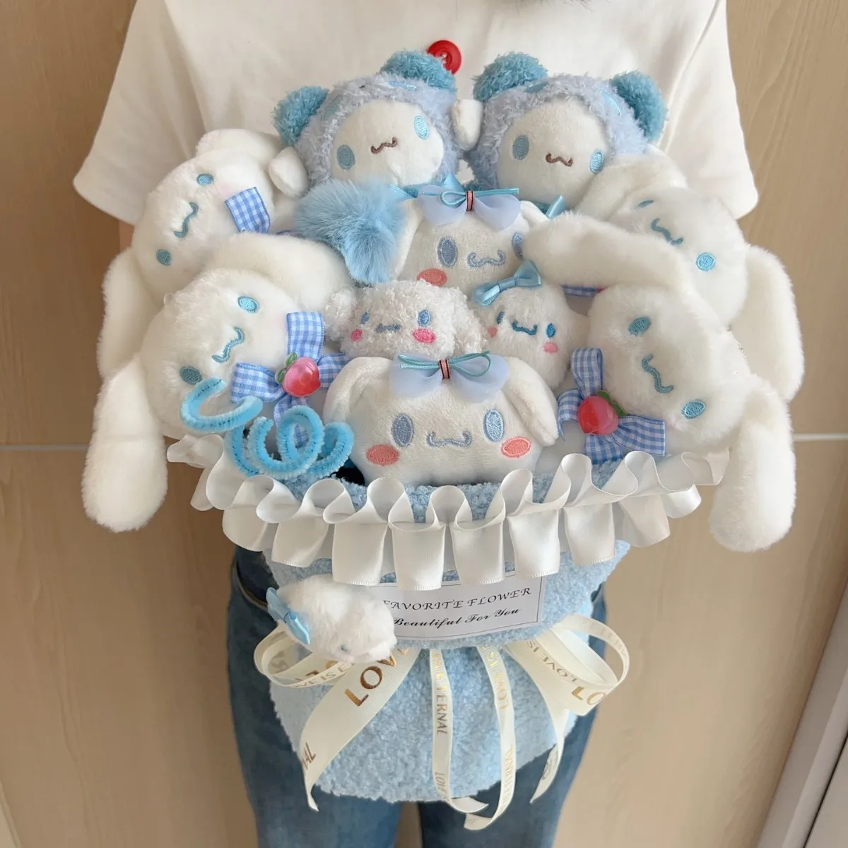 

2026 Sanrio Cinnamoroll Plush Doll Bouquet Cute Character Arrangement for Valentine's Day and Birthday Gifts