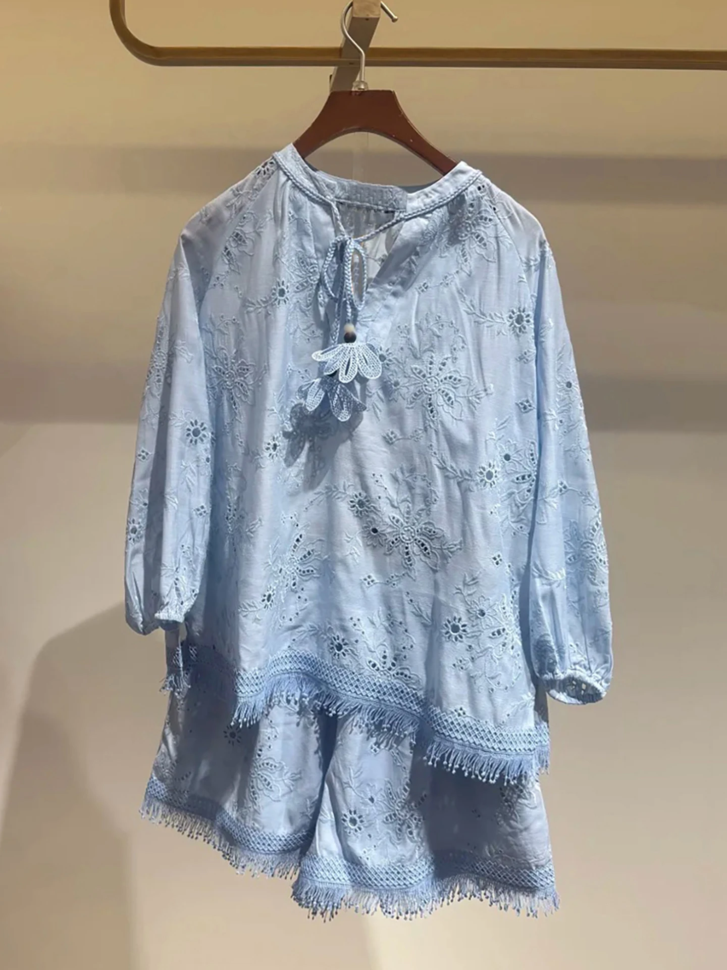 

High-End Summer 2026 Women's Fashion Set South Oil Hollow out Shirt Top Wide Leg Shorts Ensemble Elegant Perforated Blouse