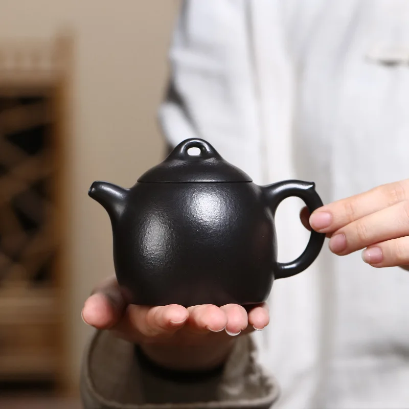 

Yixing Handmade Purple Clay Teapot Household Tea Pot Beauty Tea Infuser Kettle Chinese Tradition Zisha Tea Set Teaware 200ml