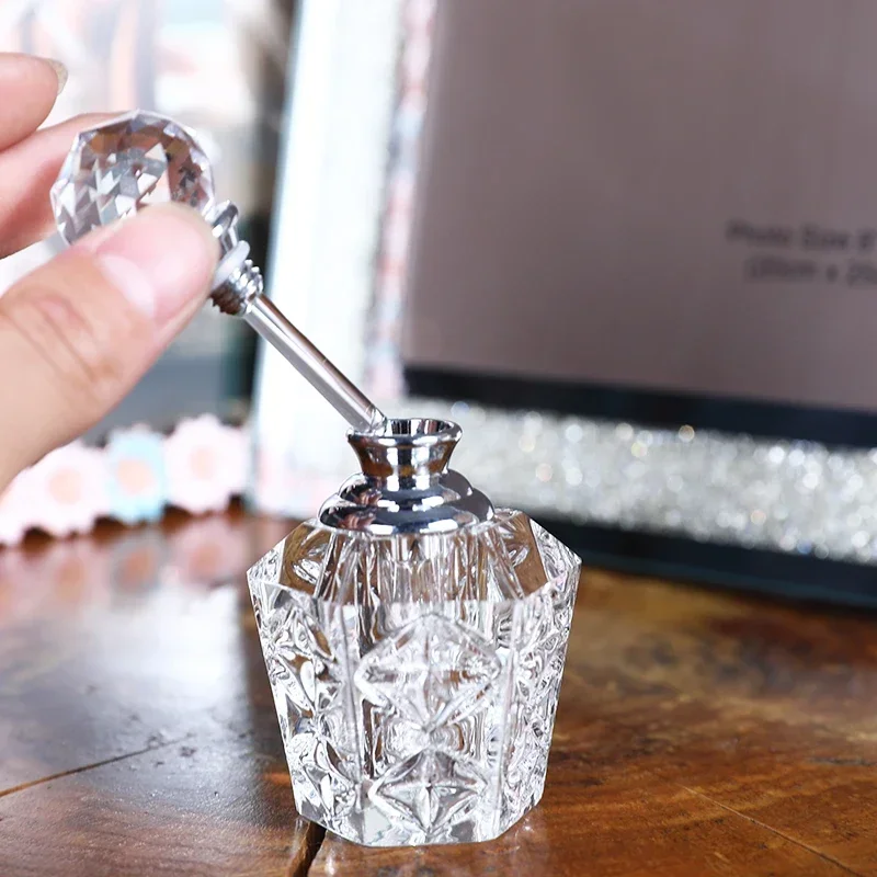 Small capacity 2ML 3ML crystal agarwood essential oil sub-packaging bottle perfume sub-packaging smell bottle convenient