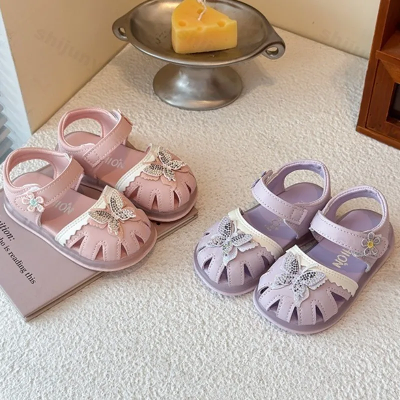 

Туфли принцессы с дизайном бабочки для девочек, новинка 2023 года, летняя детская дышащая повседневная обувь на мягкой подошве, модные удобные одинарные туфли