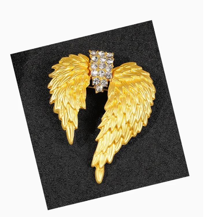 Multi specification brooch, butterfly brooch, artistic retro camellia brooch, high-end sense, niche anti glare accessory