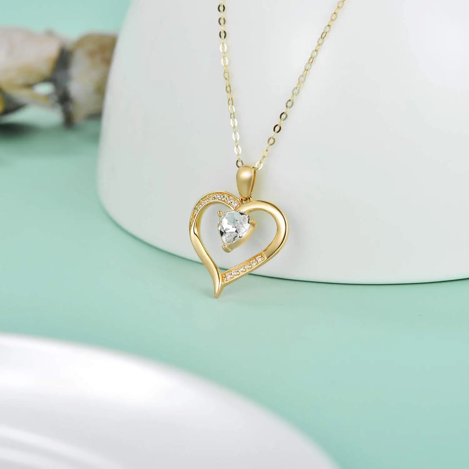 YFN 14K Solid Gold Heart Necklace for Women Dainty Gold Crystal Diamond Love Heart Pendant