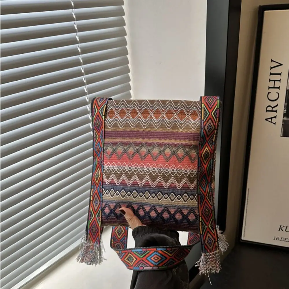 

Tassel Ethnic Style Crossbody Bags Woven Bag Large Capacity Fringe Shoulder Bag Geometric Handbag Bohemian Shoulder Bag Travel